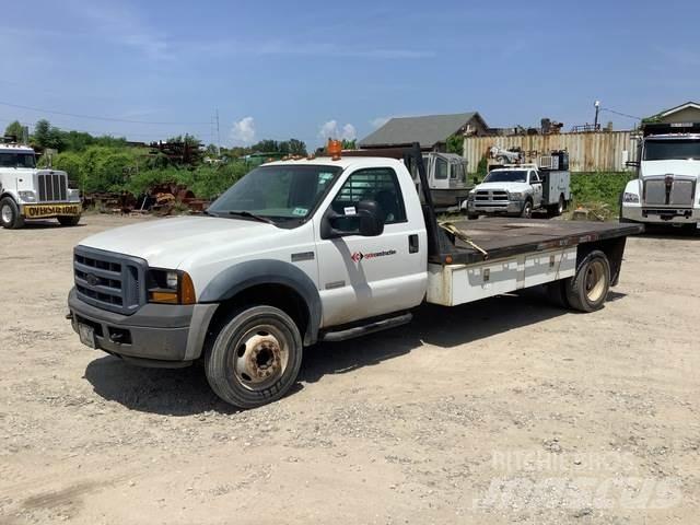 Ford F-550 Pritschenwagen/Pritschenwagen mit Seitenklappe