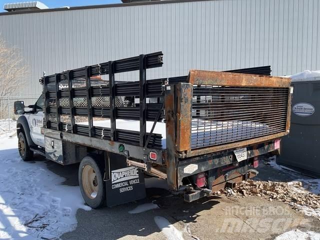 Ford F-550 Pritschenwagen/Pritschenwagen mit Seitenklappe