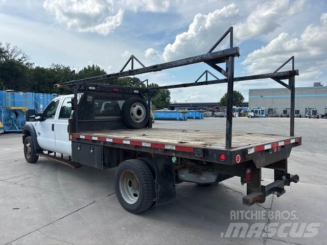 Ford F-550 Pritschenwagen/Pritschenwagen mit Seitenklappe