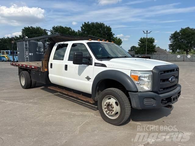 Ford F-550 Pritschenwagen/Pritschenwagen mit Seitenklappe
