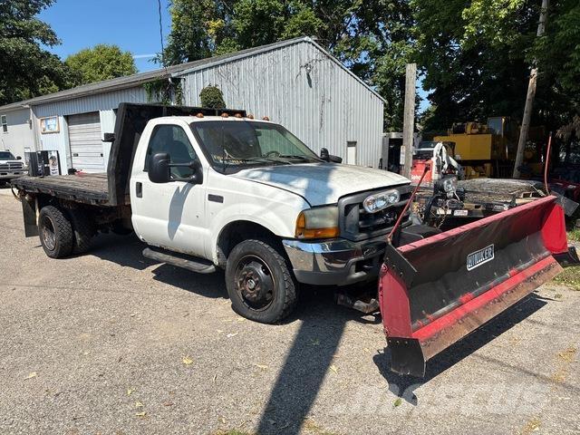 Ford F-550 Pritschenwagen/Pritschenwagen mit Seitenklappe