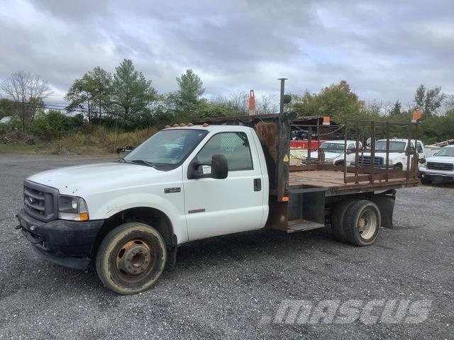 Ford F-550 Pritschenwagen/Pritschenwagen mit Seitenklappe