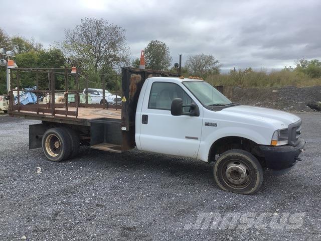 Ford F-550 Pritschenwagen/Pritschenwagen mit Seitenklappe