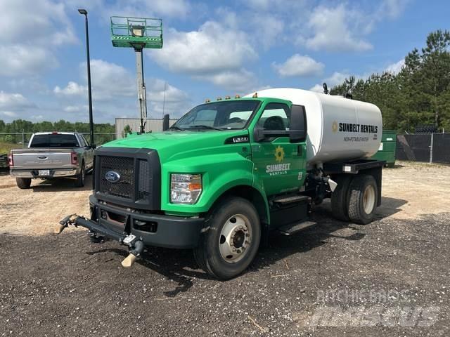 Ford F-650 Wassertanker