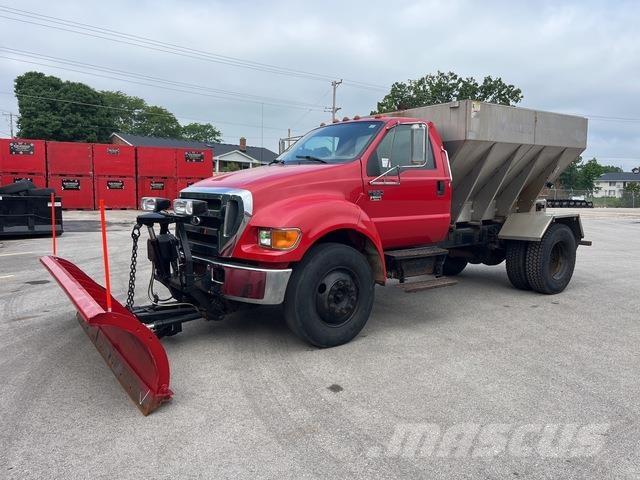 Ford F-650 Schneeschilde und -pflüge