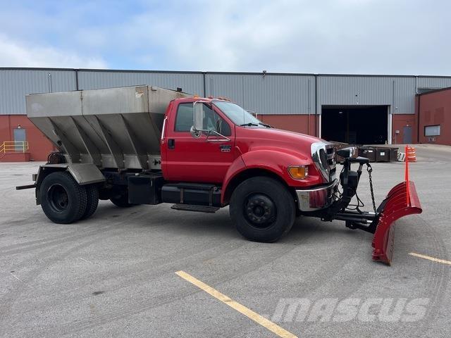 Ford F-650 Schneeschilde und -pflüge