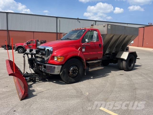 Ford F-650 Schneeschilde und -pflüge