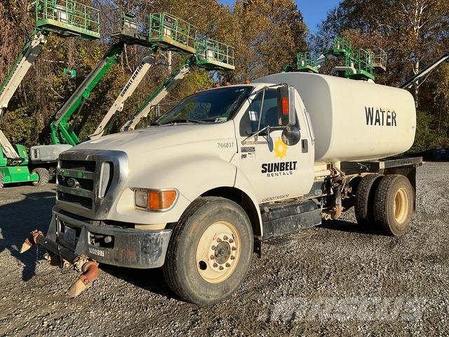 Ford F-650 Wassertanker
