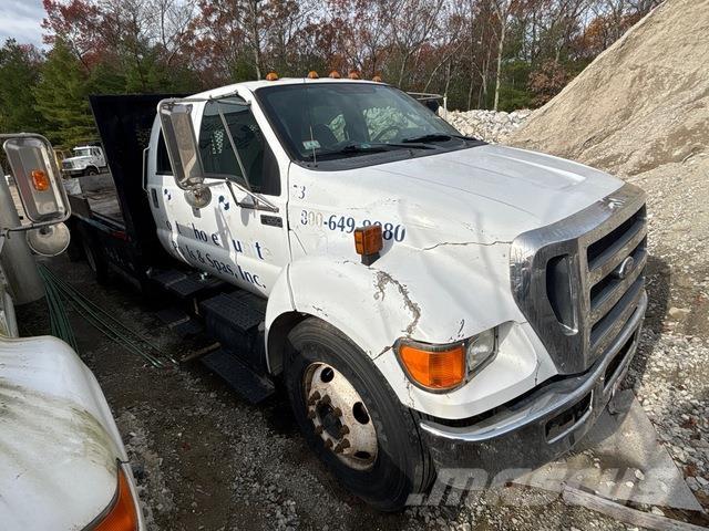 Ford F-650 Pritschenwagen/Pritschenwagen mit Seitenklappe