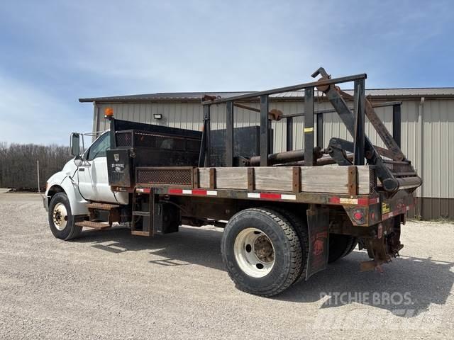 Ford F-750 Sonstige Baumaschinen