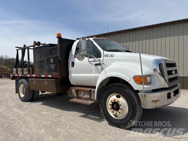 Ford F-750 Sonstige Baumaschinen