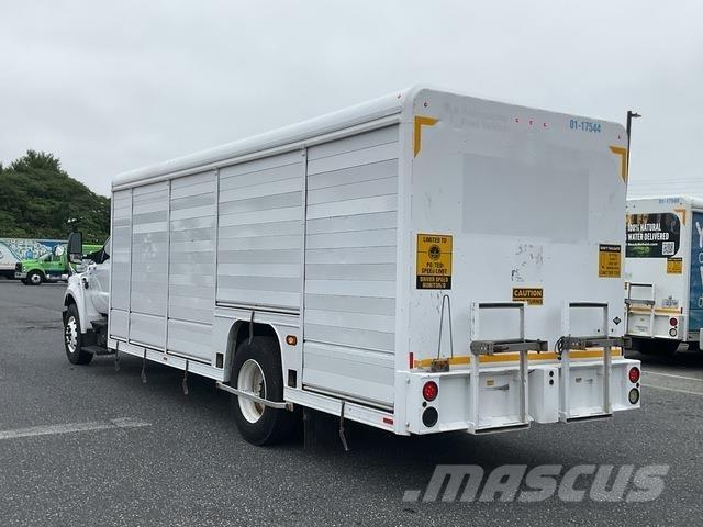 Ford F-750 Getränkewagen