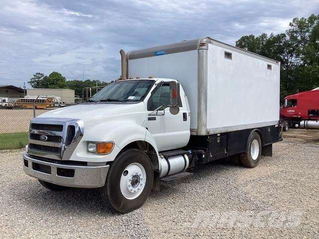 Ford F-750 Tankwagen