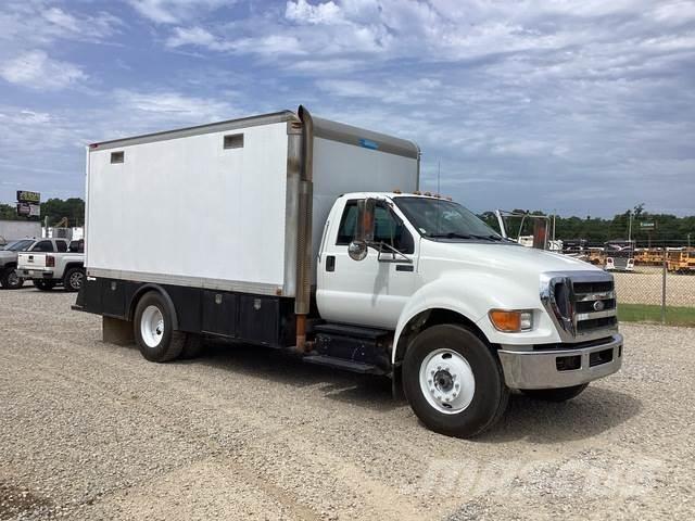 Ford F-750 Tankwagen