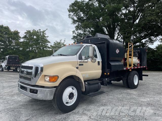 Ford F-750 Tankwagen
