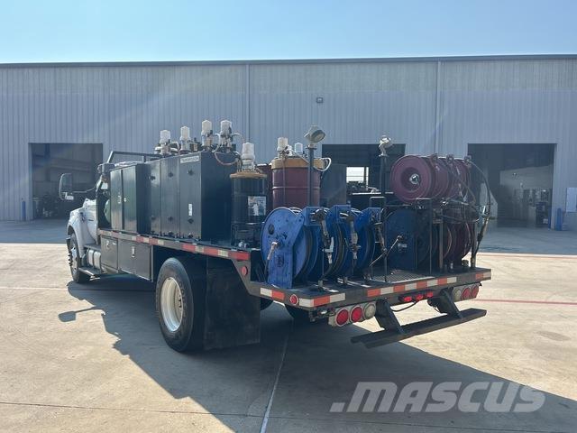 Ford F-750 Tankwagen