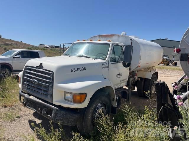 Ford F-800 Wassertanker