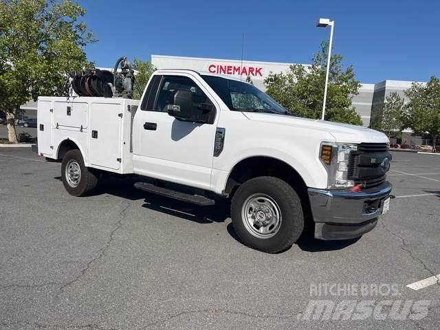 Ford F250 XL Kommunal-Sonderfahrzeuge