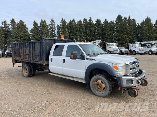 Ford F550 Pritschenwagen/Pritschenwagen mit Seitenklappe
