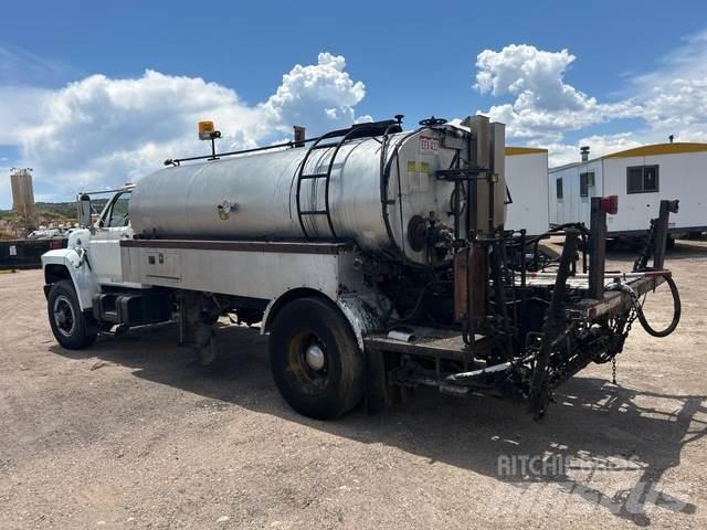 Ford F700 Beton-Mischfahrzeuge