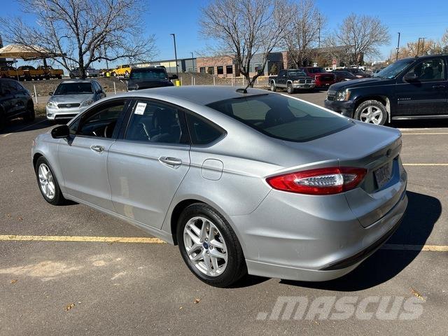 Ford Fusion PKWs