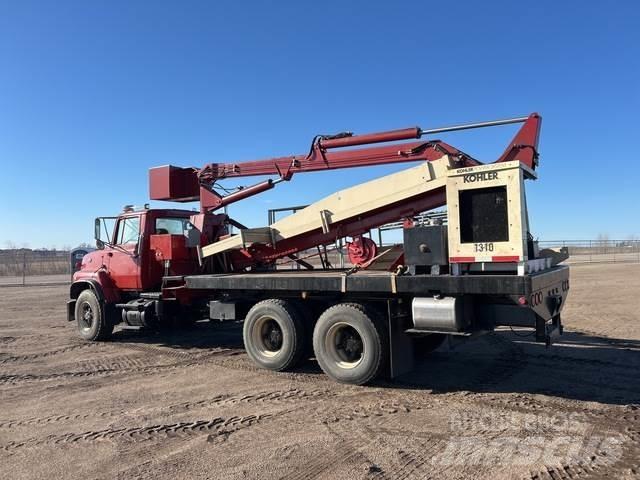 Ford L8000 Sonstige Baumaschinen