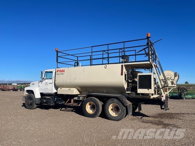 Ford L9000 Sonstige Landmaschinen