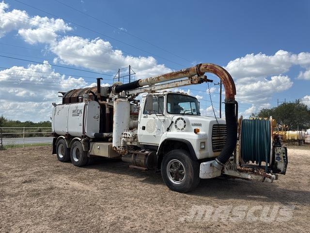 Ford LNT8000F Raupenbagger
