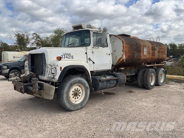 Ford LT9000 Wassertanker