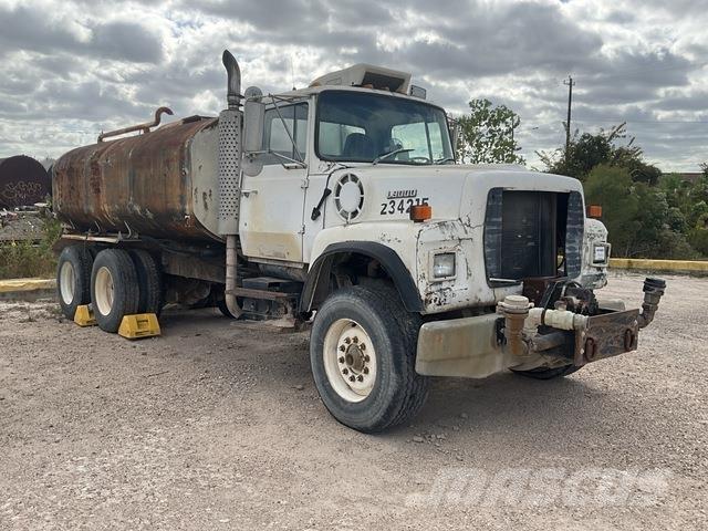 Ford LT9000 Wassertanker