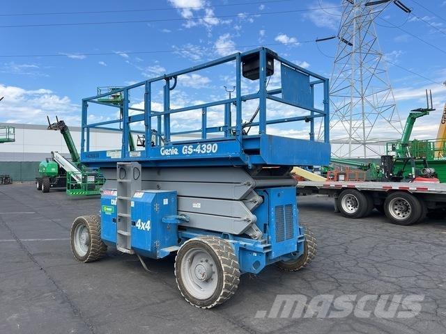 Genie GS-4390 Scheren-Arbeitsbühnen