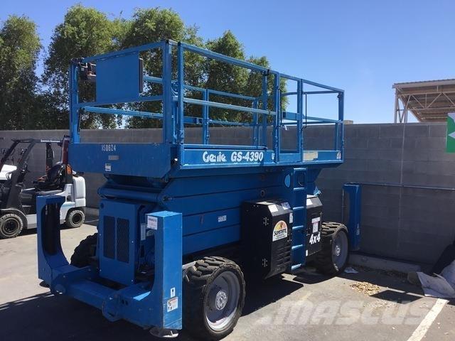 Genie GS-4390 Scheren-Arbeitsbühnen