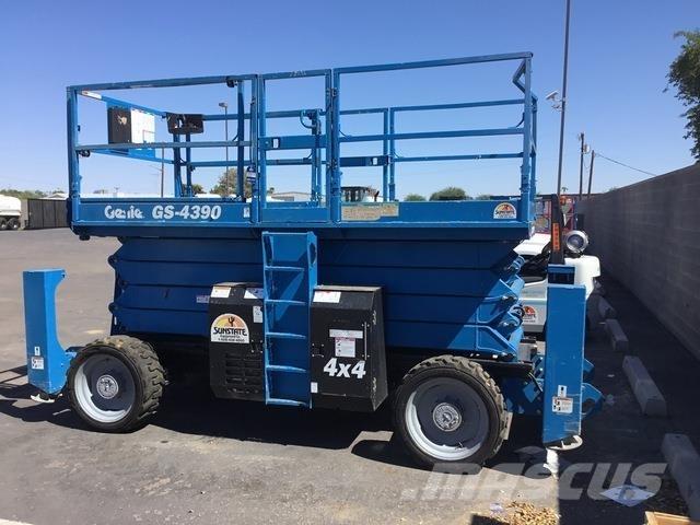 Genie GS-4390 Scheren-Arbeitsbühnen