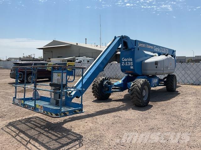 Genie Z-135 Gelenkteleskoparbeitsbühnen