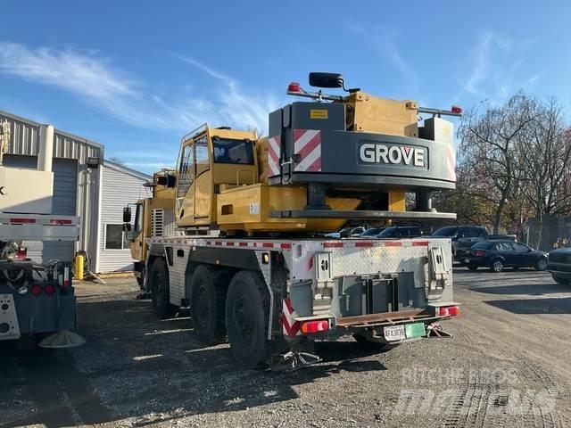 Grove GMK3055 All-Terrain-Krane
