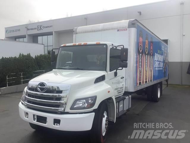 Hino 338 Kastenaufbau