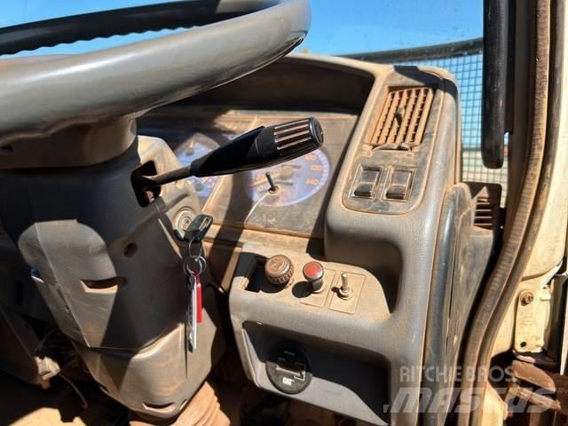 Hino GD1J Pritschenwagen/Pritschenwagen mit Seitenklappe