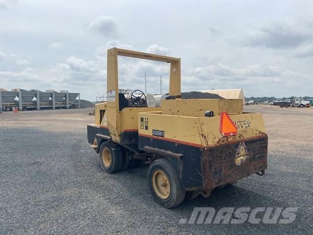 Hyster 530A Gummiradwalzen