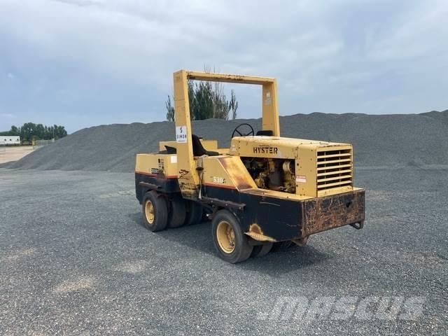 Hyster 530A Gummiradwalzen