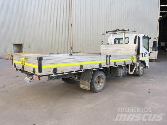 Isuzu NNR 200 Pritschenwagen/Pritschenwagen mit Seitenklappe