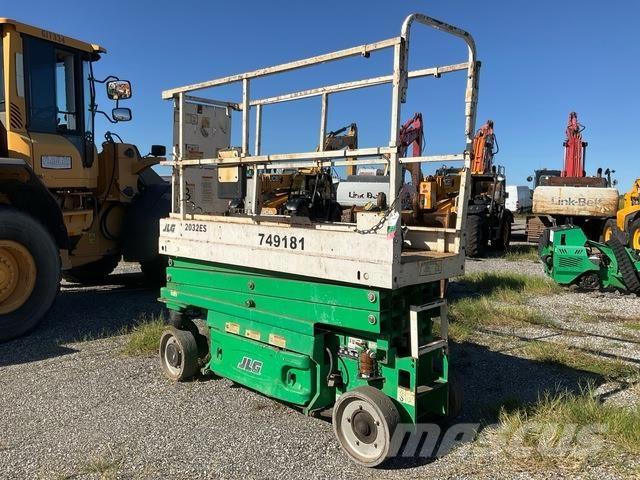 JLG 2032ES Scheren-Arbeitsbühnen