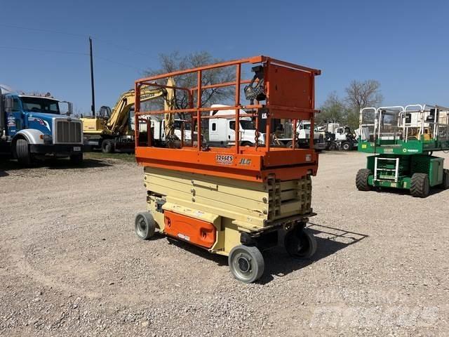 JLG 3246ES Scheren-Arbeitsbühnen