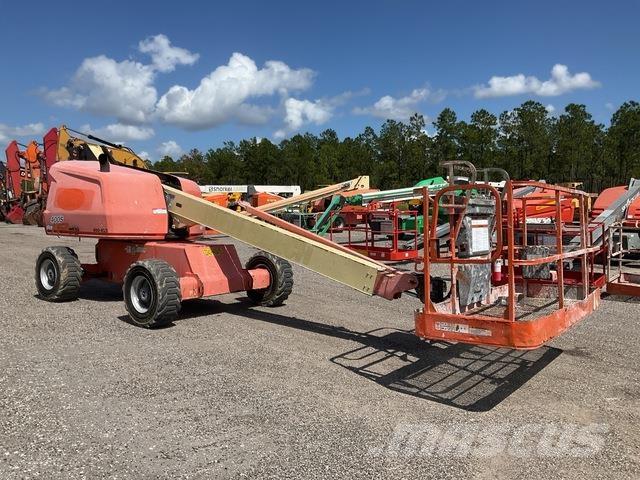 JLG 400S Teleskopbühnen