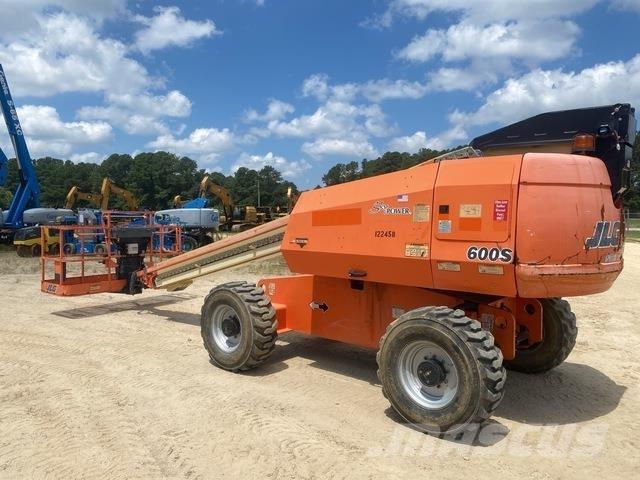 JLG 600S Teleskopbühnen
