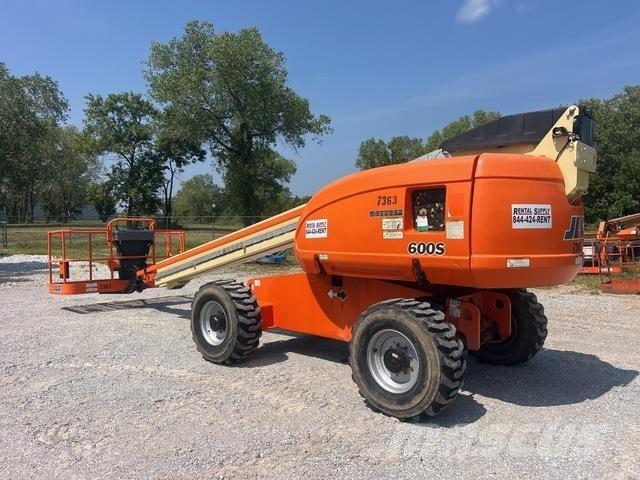 JLG 600S Teleskopbühnen