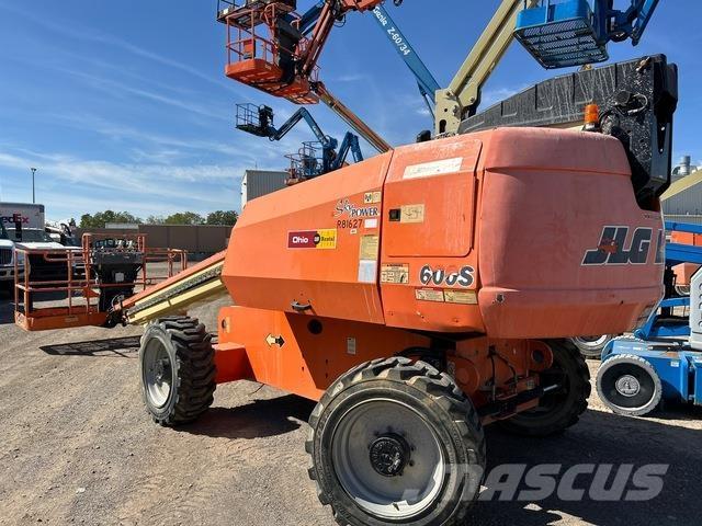 JLG 600S Teleskopbühnen