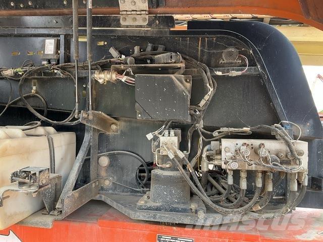 JLG 660SJ Teleskopbühnen