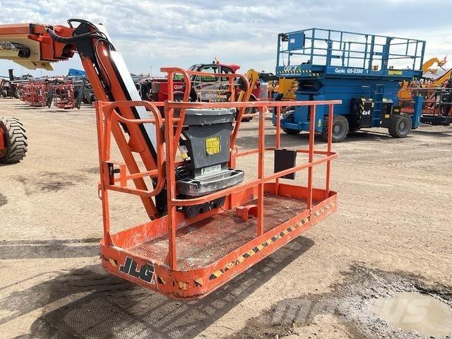 JLG 660SJ Teleskopbühnen