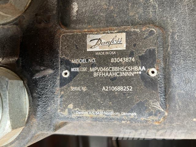JLG 660SJ Teleskopbühnen