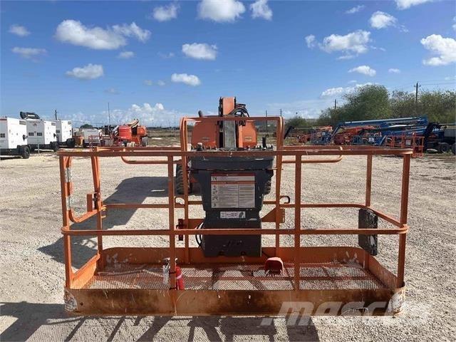 JLG 660SJ Teleskopbühnen